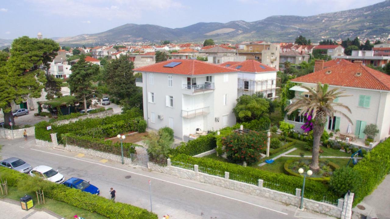 Beachfront Apartments Don Kaštela Eksteriør bilde